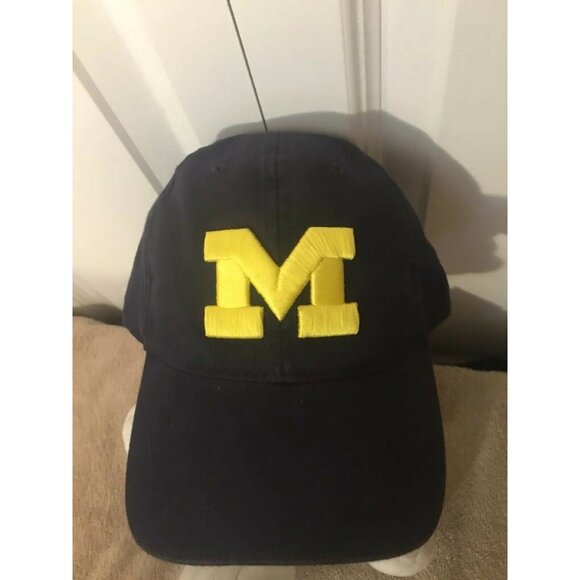 Michigan Wolverines Classic Baseball Hat Cap Sz M/L‎ Relaxer Navy Blue - Picture 1 of 6
